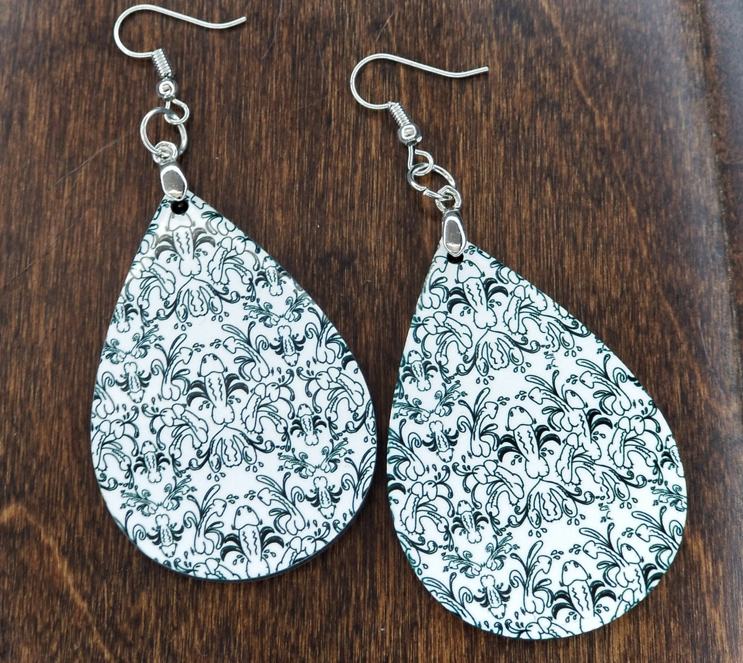 Secret Peen Design Earrings